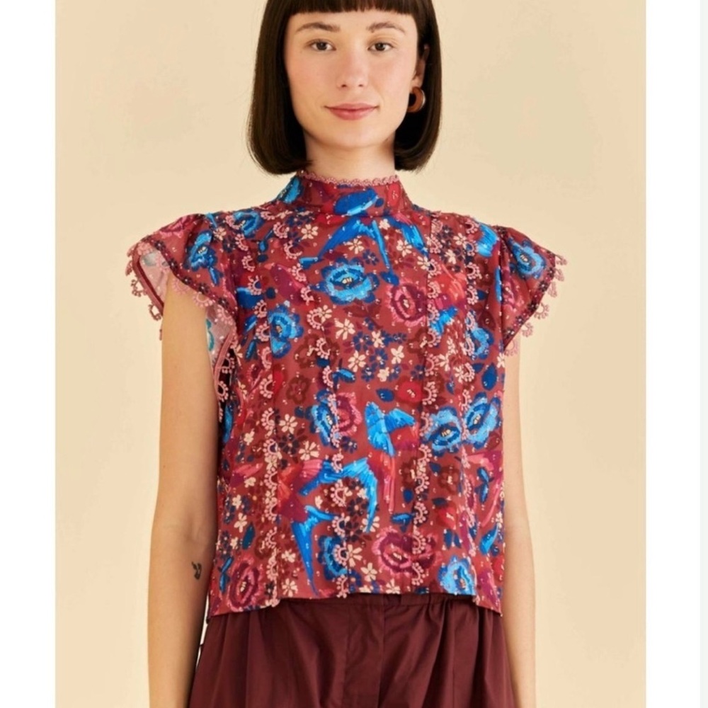FARM Rio Rio Blush Floral Birds
Sleeveless Blouse